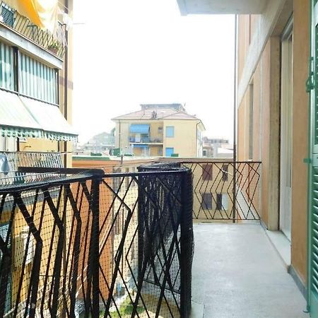 Trilocale Vicino Alla Stazione, 莱万托 外观 照片
