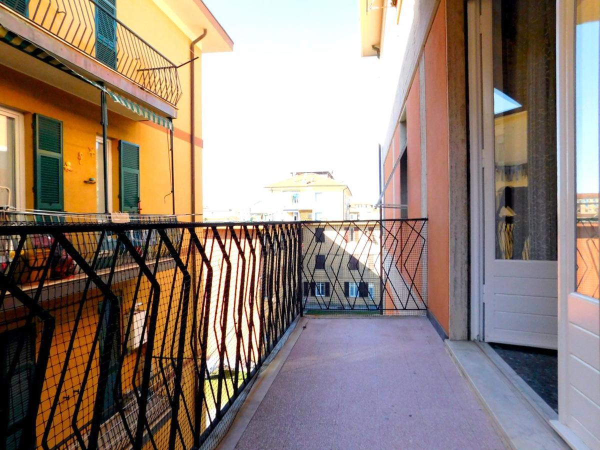 Trilocale Vicino Alla Stazione, 莱万托 外观 照片